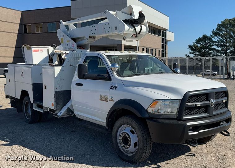 image for item DO0257 2015 Dodge Ram 5500 bucket truck