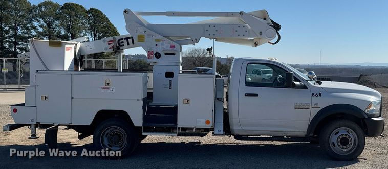 image for item DO0257 2015 Dodge Ram 5500 bucket truck