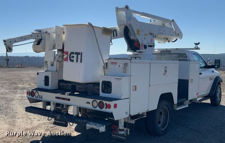 image for item DO0257 2015 Dodge Ram 5500 bucket truck