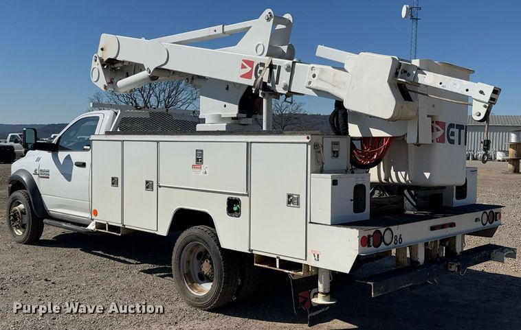 image for item DO0257 2015 Dodge Ram 5500 bucket truck