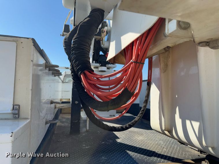 image for item DO0257 2015 Dodge Ram 5500 bucket truck