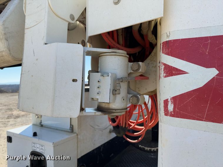 image for item DO0257 2015 Dodge Ram 5500 bucket truck