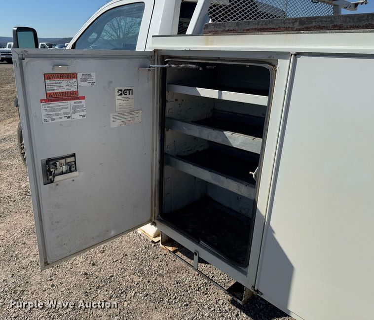 image for item DO0257 2015 Dodge Ram 5500 bucket truck