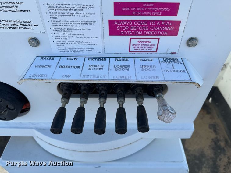 image for item DO0257 2015 Dodge Ram 5500 bucket truck