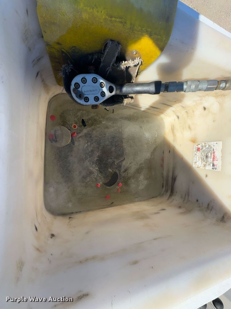 image for item DO0257 2015 Dodge Ram 5500 bucket truck