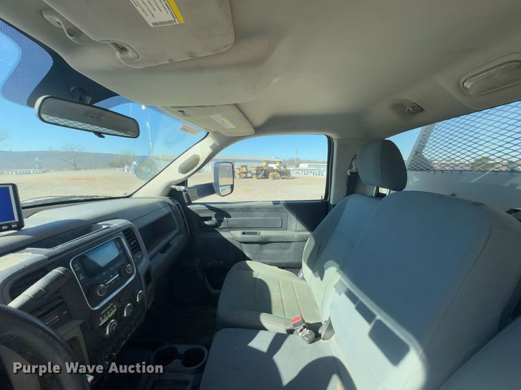 image for item DO0257 2015 Dodge Ram 5500 bucket truck