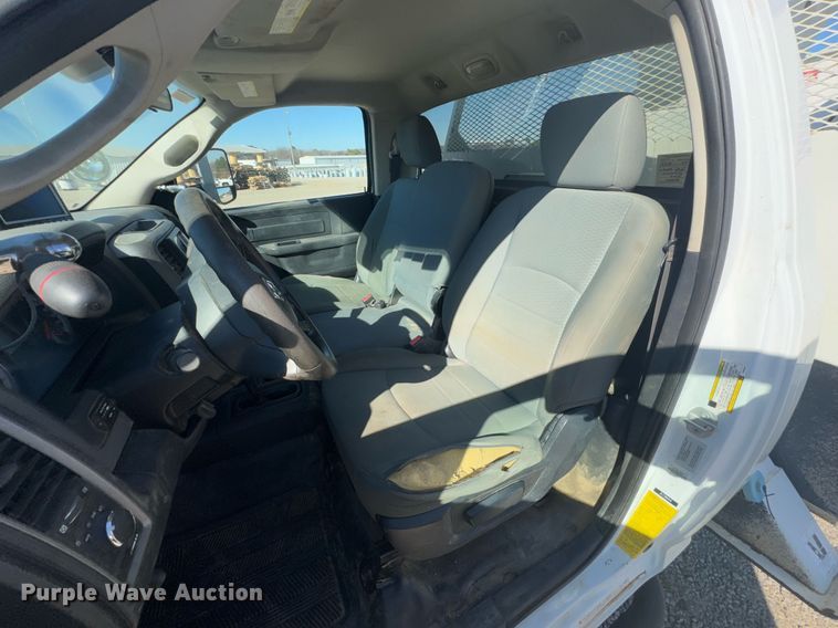 image for item DO0257 2015 Dodge Ram 5500 bucket truck