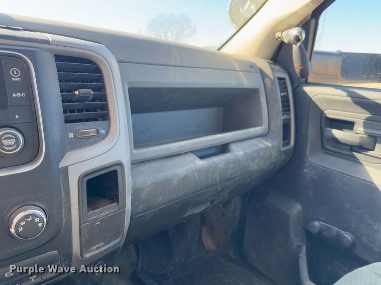 image for item DO0257 2015 Dodge Ram 5500 bucket truck