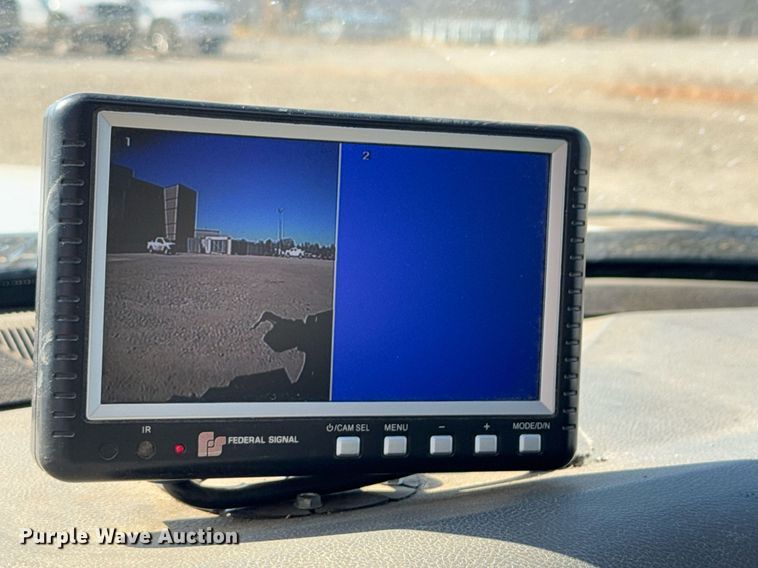 image for item DO0257 2015 Dodge Ram 5500 bucket truck