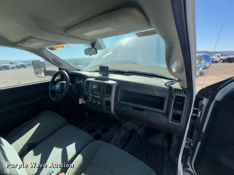 image for item DO0257 2015 Dodge Ram 5500 bucket truck