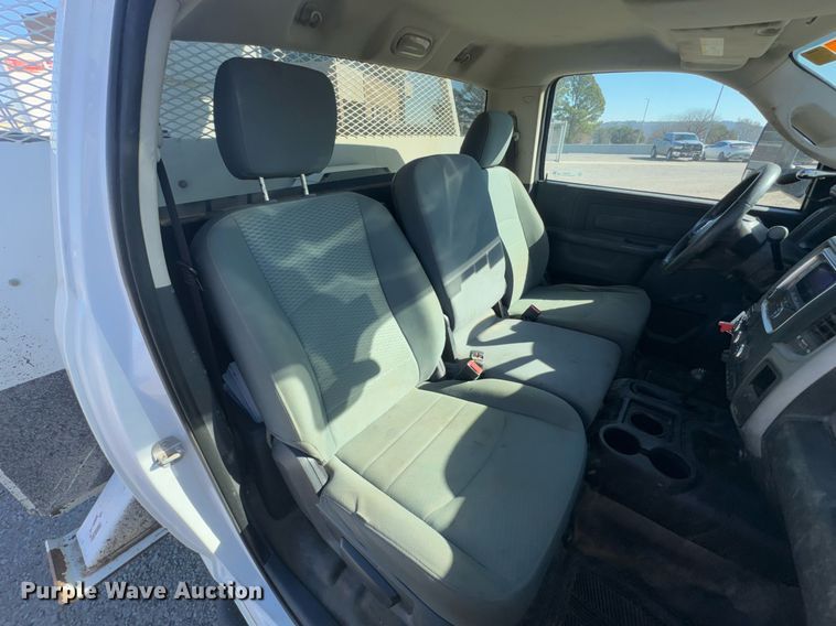 image for item DO0257 2015 Dodge Ram 5500 bucket truck