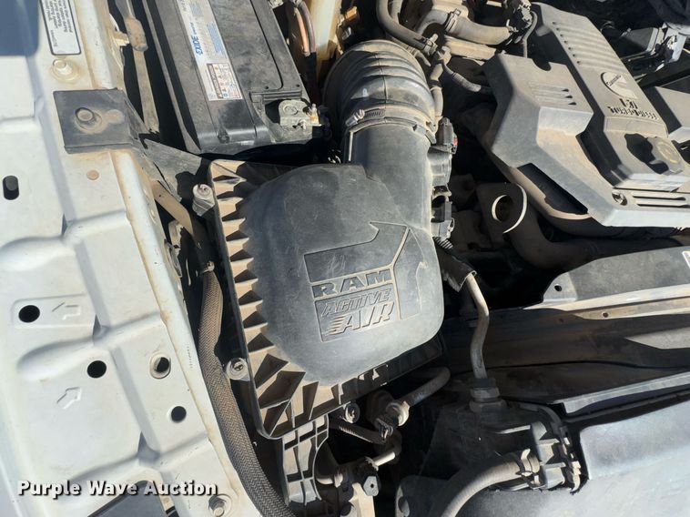 image for item DO0257 2015 Dodge Ram 5500 bucket truck