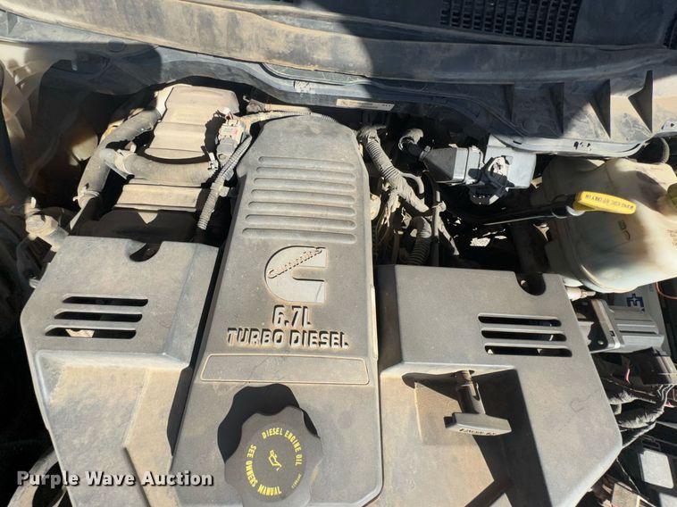 image for item DO0257 2015 Dodge Ram 5500 bucket truck