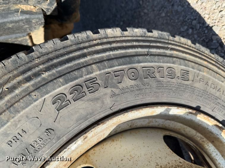 image for item DO0257 2015 Dodge Ram 5500 bucket truck