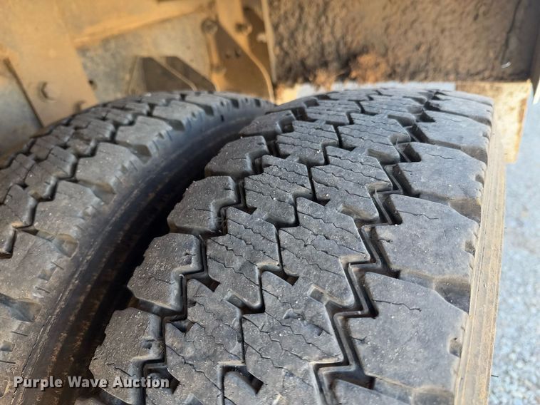 image for item DO0257 2015 Dodge Ram 5500 bucket truck