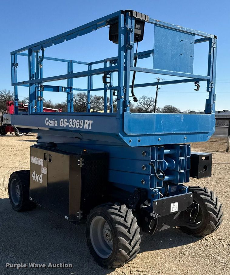 image for item DO2663 2018 Genie GS3369 RT scissor lift