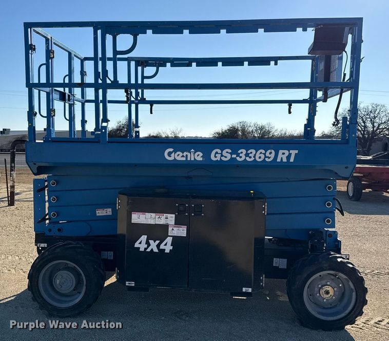 image for item DO2663 2018 Genie GS3369 RT scissor lift