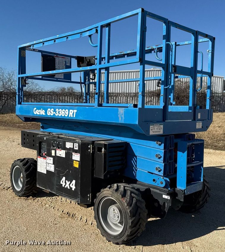 image for item DO2663 2018 Genie GS3369 RT scissor lift