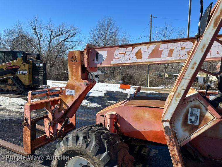 image for item DQ6576 1999 Skytrak 50282 telehandler