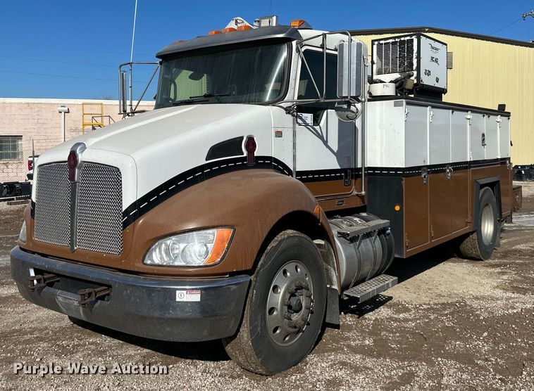 image for item DQ6595 2016 Kenworth T370 utility / service truck