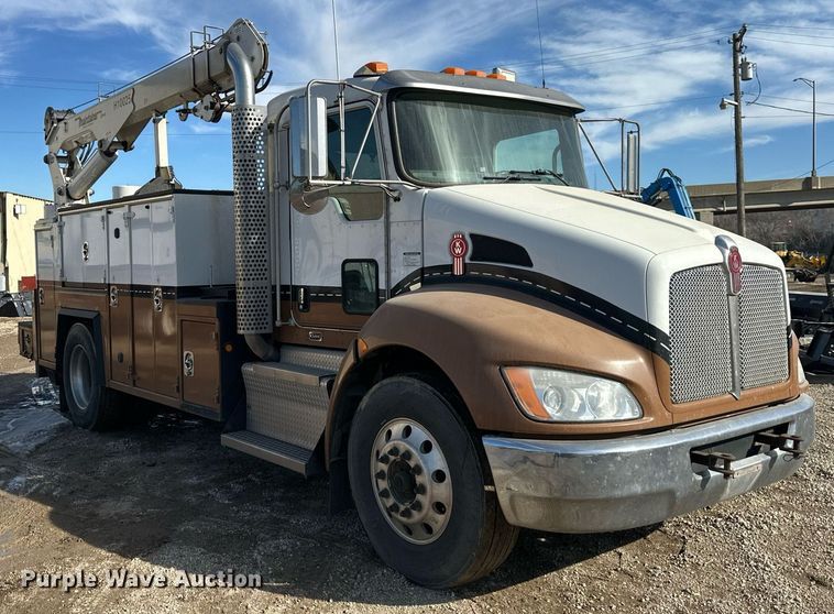 image for item DQ6595 2016 Kenworth T370 utility / service truck