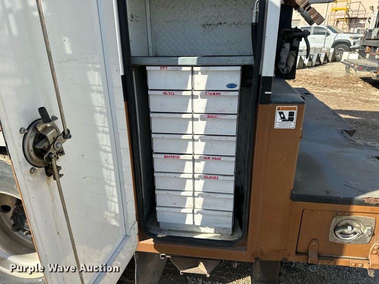 image for item DQ6595 2016 Kenworth T370 utility / service truck