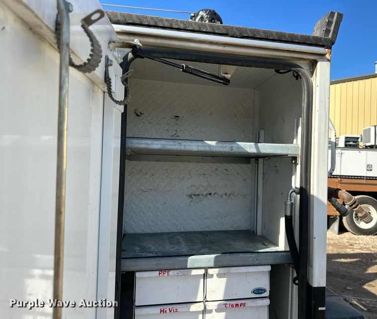 image for item DQ6595 2016 Kenworth T370 utility / service truck