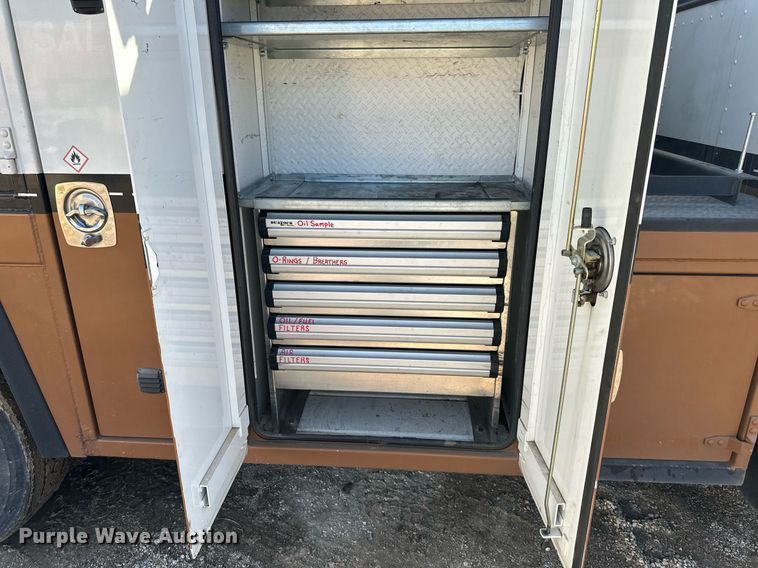 image for item DQ6595 2016 Kenworth T370 utility / service truck