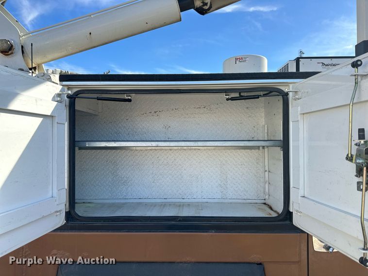 image for item DQ6595 2016 Kenworth T370 utility / service truck