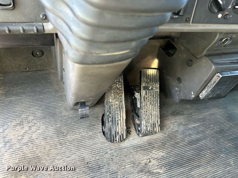 image for item DQ6595 2016 Kenworth T370 utility / service truck