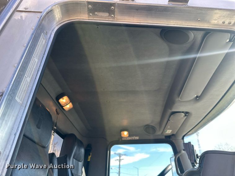 image for item DQ6595 2016 Kenworth T370 utility / service truck