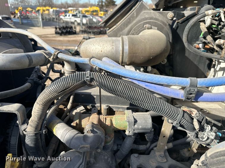 image for item DQ6595 2016 Kenworth T370 utility / service truck