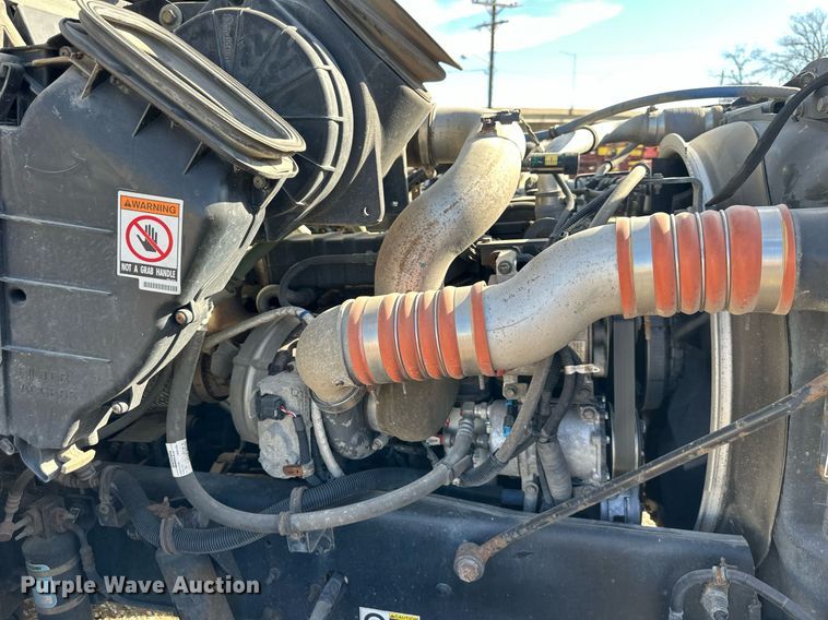 image for item DQ6595 2016 Kenworth T370 utility / service truck