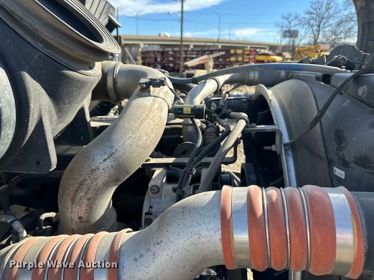 image for item DQ6595 2016 Kenworth T370 utility / service truck