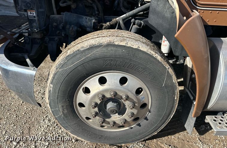 image for item DQ6595 2016 Kenworth T370 utility / service truck