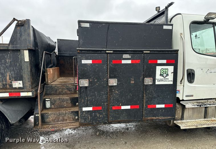 image for item DQ6600 2008 Freightliner M2 utility/dump bed