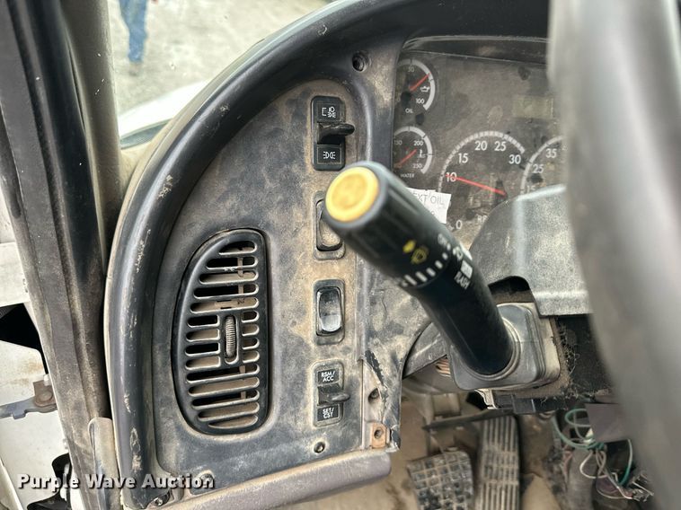 image for item DQ6600 2008 Freightliner M2 utility/dump bed