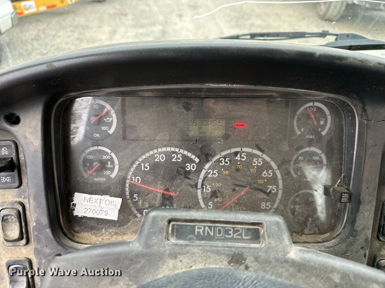 image for item DQ6600 2008 Freightliner M2 utility/dump bed