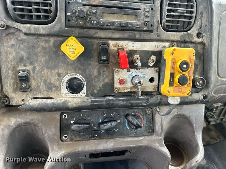 image for item DQ6600 2008 Freightliner M2 utility/dump bed