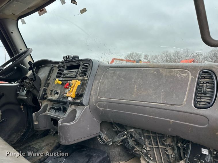 image for item DQ6600 2008 Freightliner M2 utility/dump bed