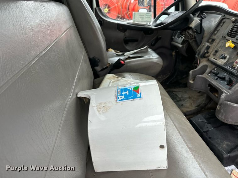 image for item DQ6600 2008 Freightliner M2 utility/dump bed