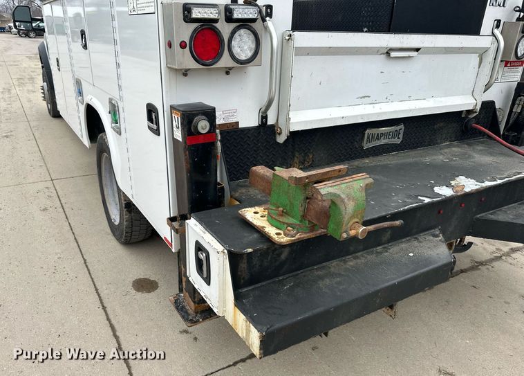 image for item DQ6611 2017 Ford F550 Super Duty utility / service truck