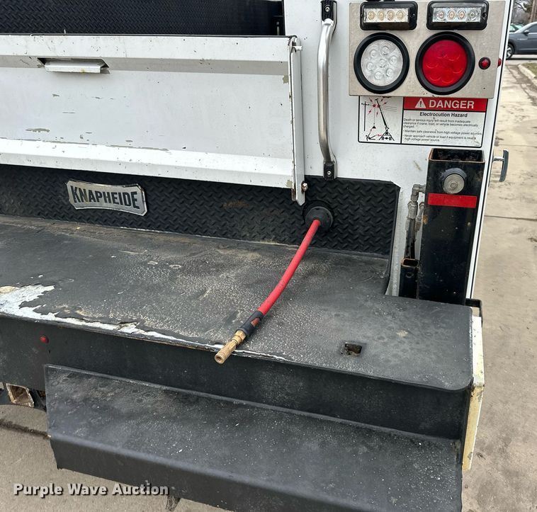 image for item DQ6611 2017 Ford F550 Super Duty utility / service truck