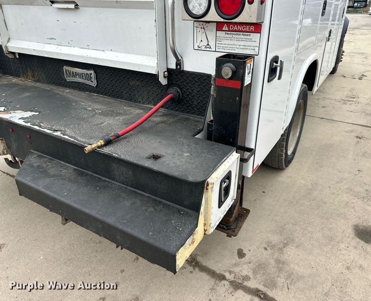 image for item DQ6611 2017 Ford F550 Super Duty utility / service truck