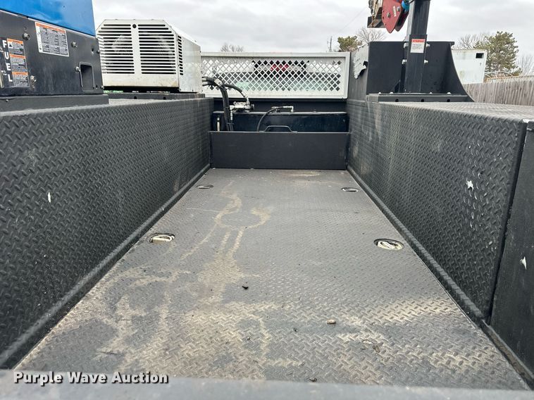 image for item DQ6611 2017 Ford F550 Super Duty utility / service truck