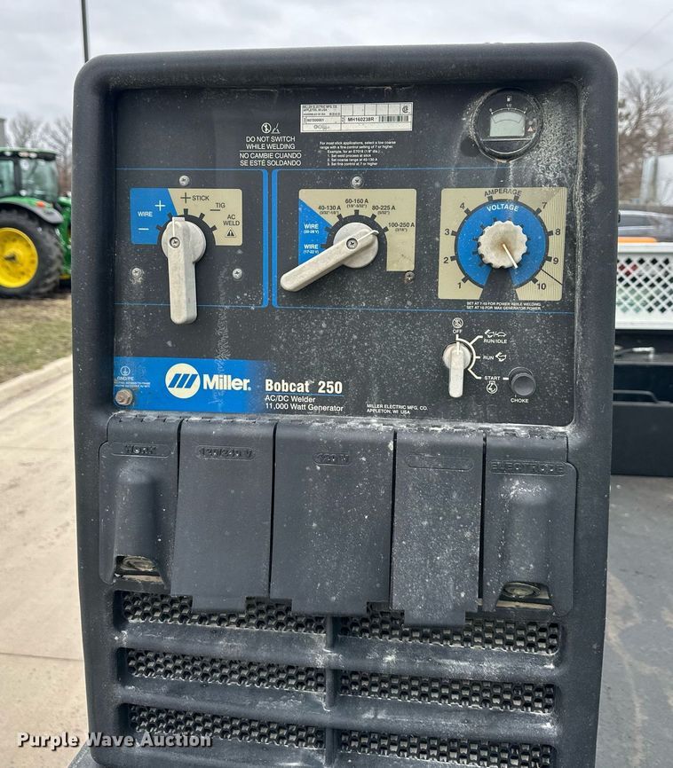 image for item DQ6611 2017 Ford F550 Super Duty utility / service truck