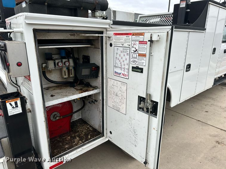 image for item DQ6611 2017 Ford F550 Super Duty utility / service truck