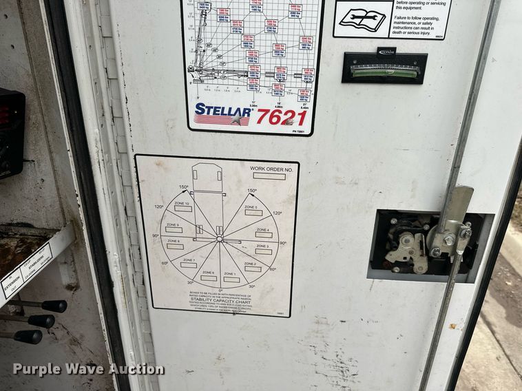 image for item DQ6611 2017 Ford F550 Super Duty utility / service truck