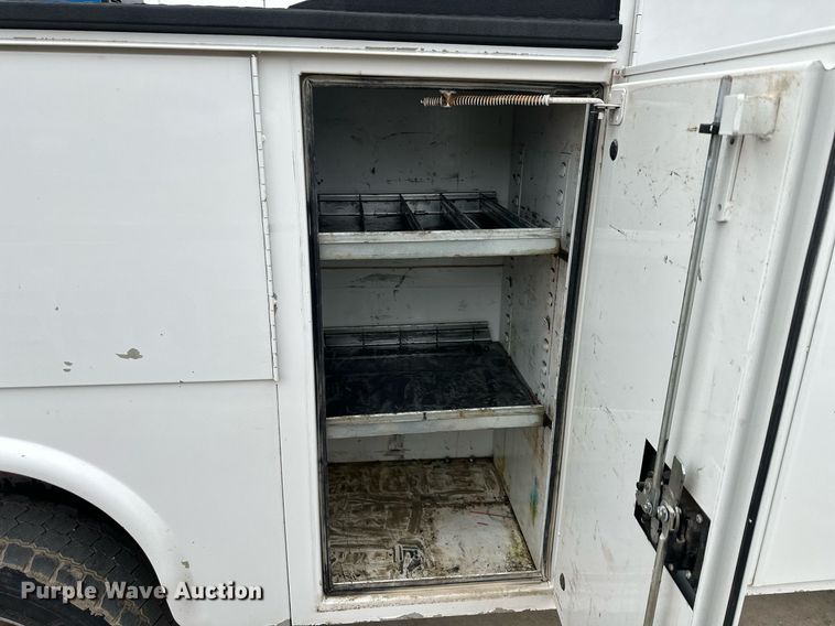 image for item DQ6611 2017 Ford F550 Super Duty utility / service truck