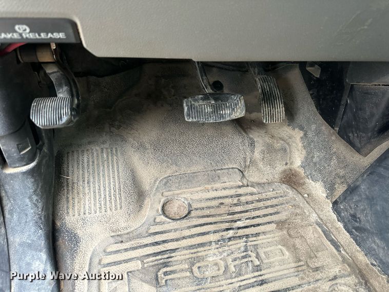 image for item DQ6611 2017 Ford F550 Super Duty utility / service truck